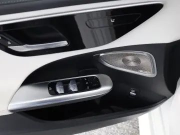 MERCEDES-BENZ C 200 d AMG NIGHT HEADUP