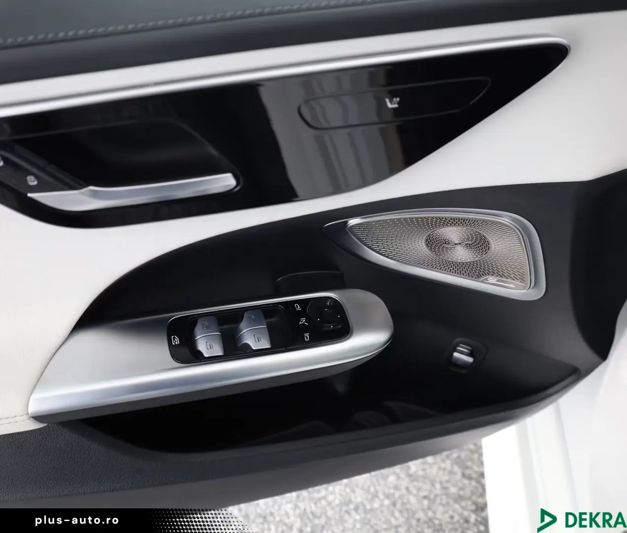 MERCEDES-BENZ C 200 d AMG NIGHT HEADUP