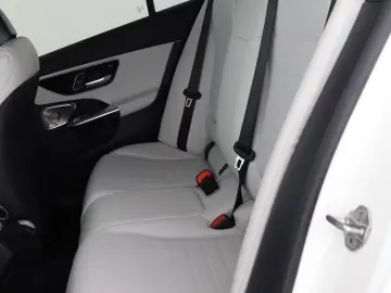 MERCEDES-BENZ C 200 d AMG NIGHT HEADUP