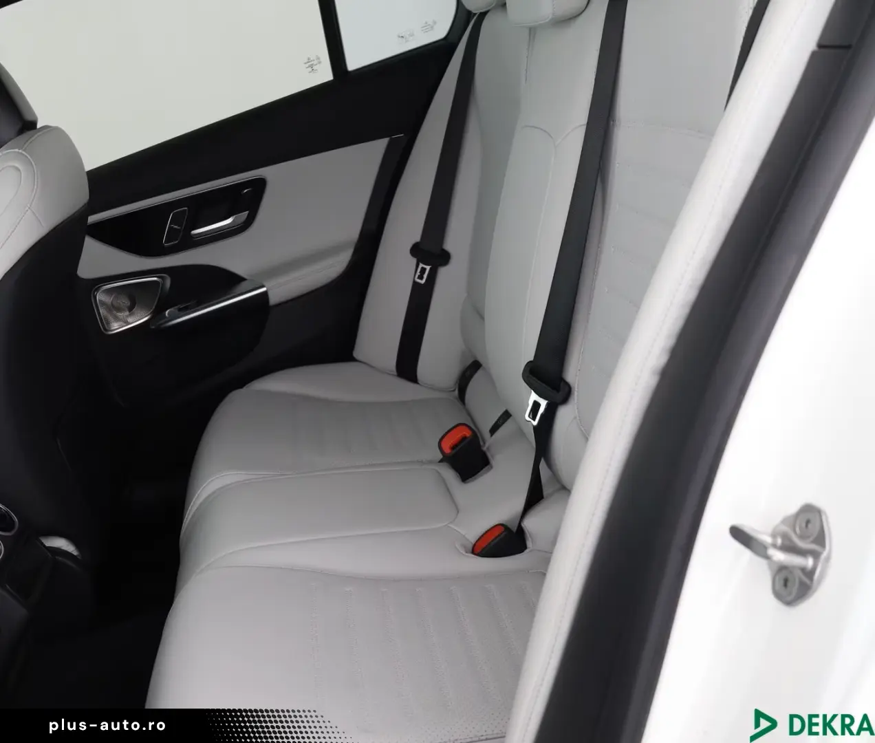 MERCEDES-BENZ C 200 d AMG NIGHT HEADUP