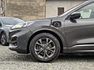 FORD Kuga 2.5 Duratec Plug In Hybrid ST Line X
