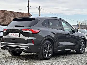 FORD Kuga 2.5 Duratec Plug In Hybrid ST Line X