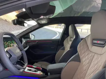 Audi A6 Avant TFSI quattro S line EXCLUSIVE