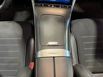 MERCEDES-BENZ C 300 d AMG Distr NAVI Ambiente