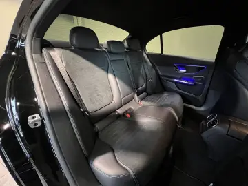 MERCEDES-BENZ C 300 d AMG Distr NAVI Ambiente