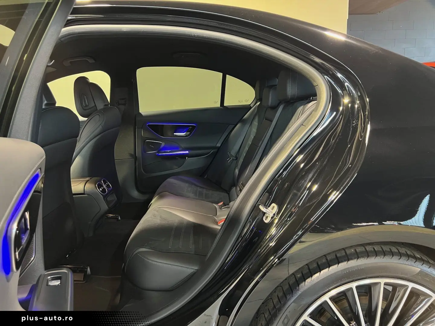 MERCEDES-BENZ C 300 d AMG Distr NAVI Ambiente