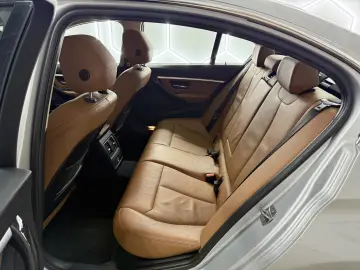 BMW Seria 3 320d xDrive Luxury Line