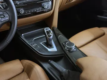 BMW Seria 3 320d xDrive Luxury Line