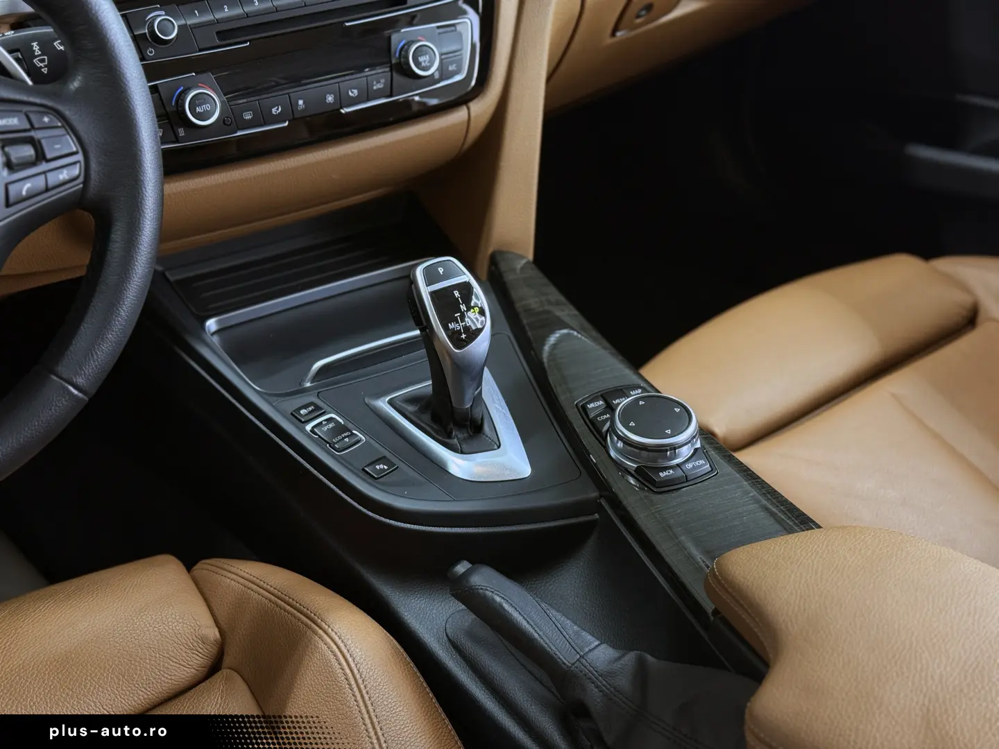 BMW Seria 3 320d xDrive Luxury Line