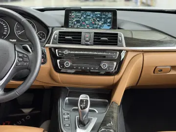 BMW Seria 3 320d xDrive Luxury Line