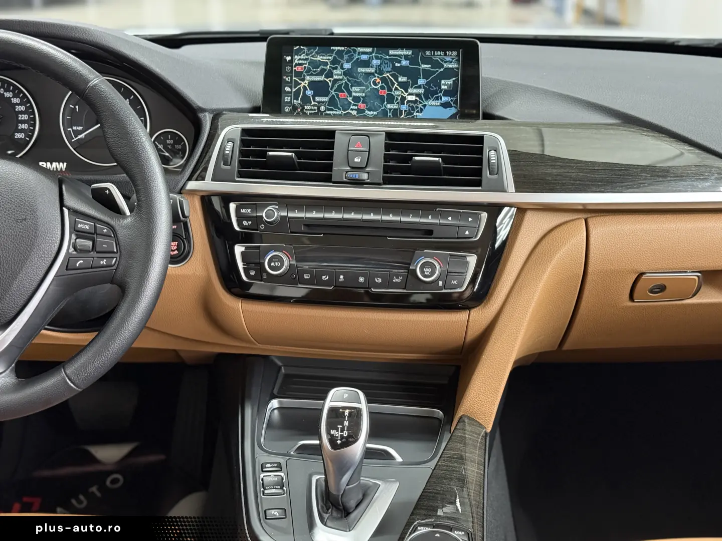 BMW Seria 3 320d xDrive Luxury Line