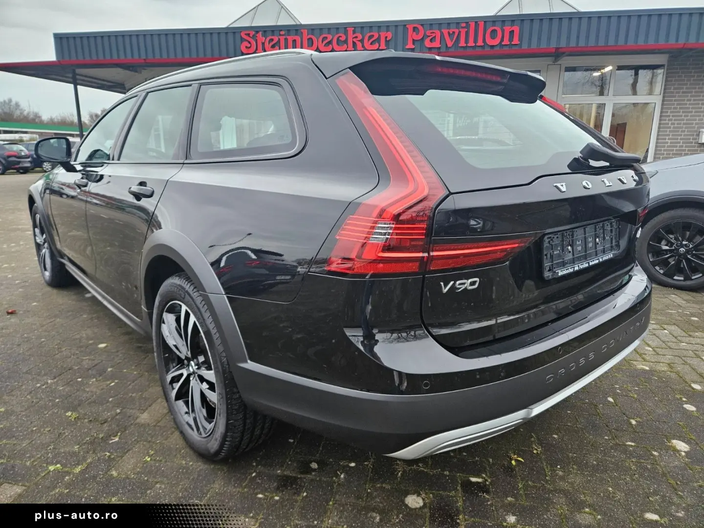 VOLVO V90 Cross Country Pro AWD AHK LED LEDER XENIUM