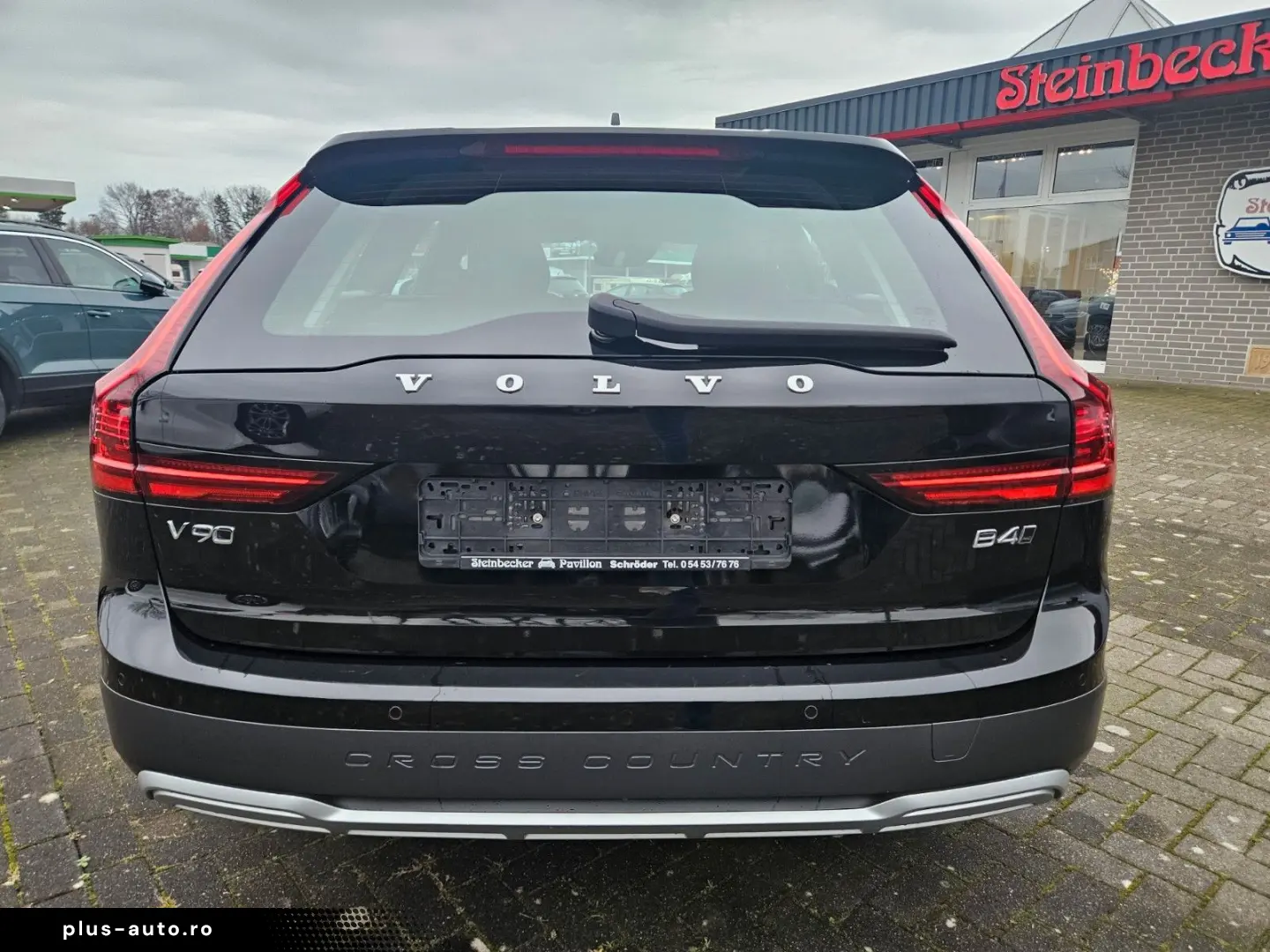 VOLVO V90 Cross Country Pro AWD AHK LED LEDER XENIUM