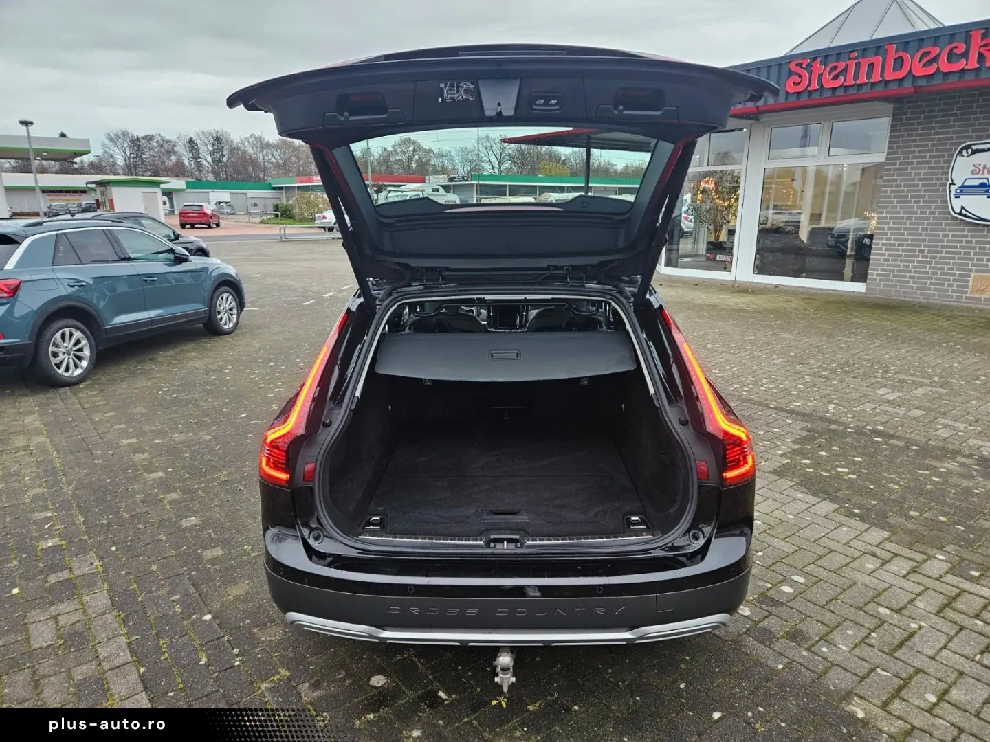 VOLVO V90 Cross Country Pro AWD AHK LED LEDER XENIUM