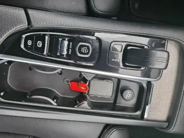 VOLVO V90 Cross Country Pro AWD AHK LED LEDER XENIUM