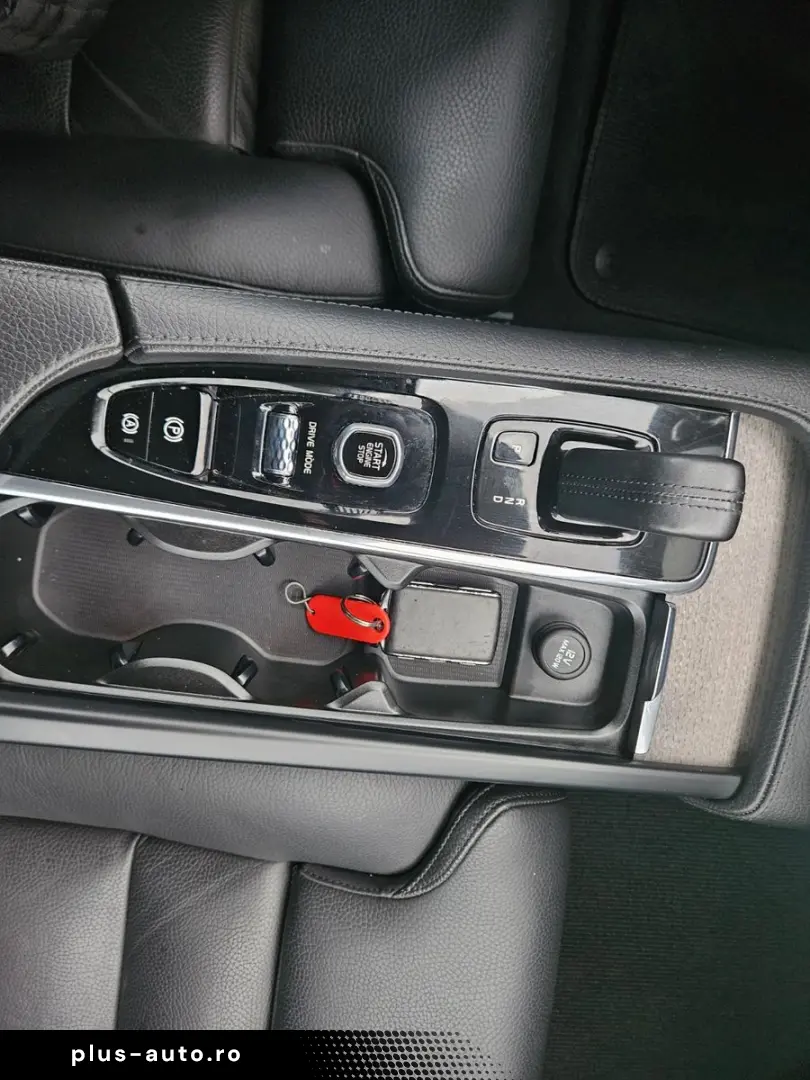 VOLVO V90 Cross Country Pro AWD AHK LED LEDER XENIUM