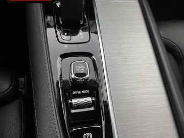 VOLVO XC90 B5 B AWD PRO 360 INTELLISAFE SENSUS LED ACC