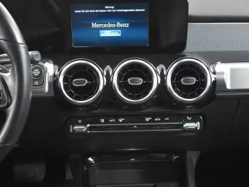 MERCEDES-BENZ GLB 180d 8G Style