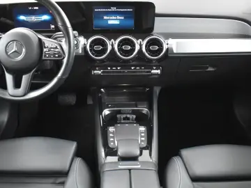 MERCEDES-BENZ GLB 180d 8G Style