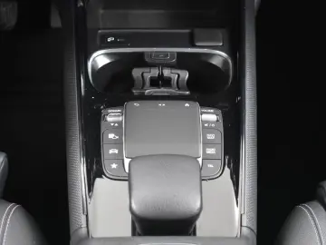 MERCEDES-BENZ GLB 180d 8G Style