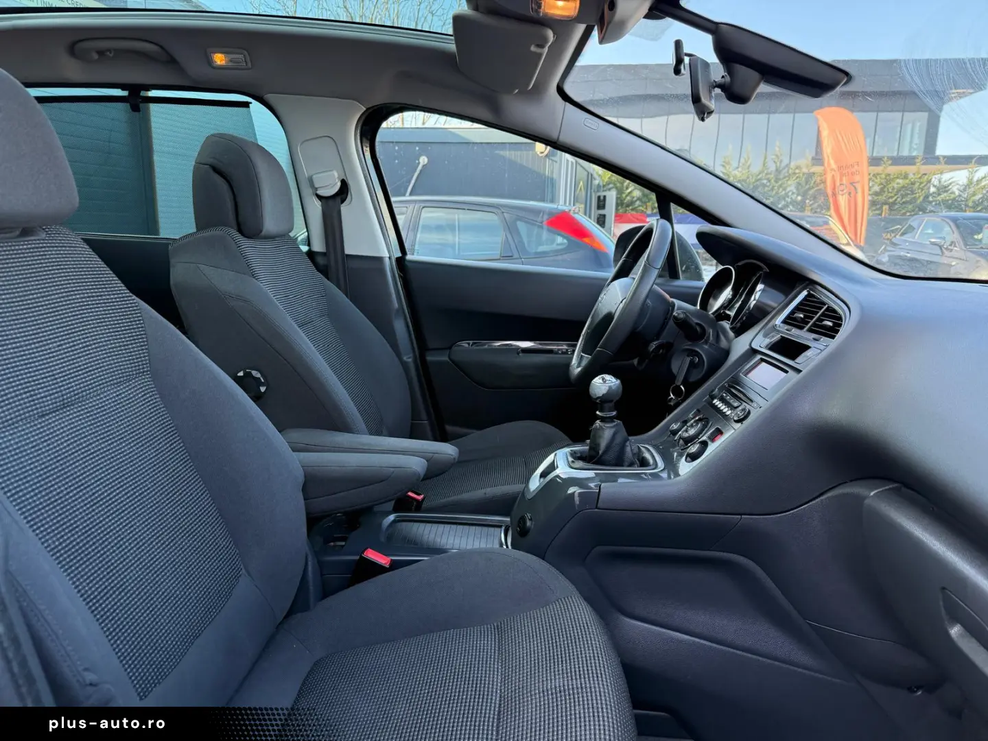 PEUGEOT 5008     7 LOCURI