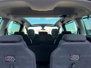 PEUGEOT 5008     7 LOCURI