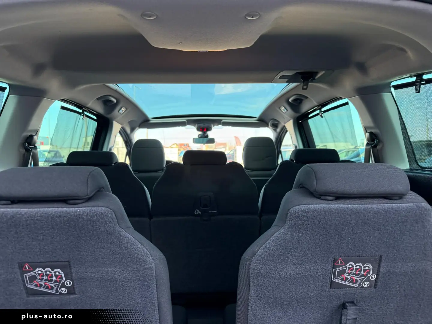 PEUGEOT 5008     7 LOCURI