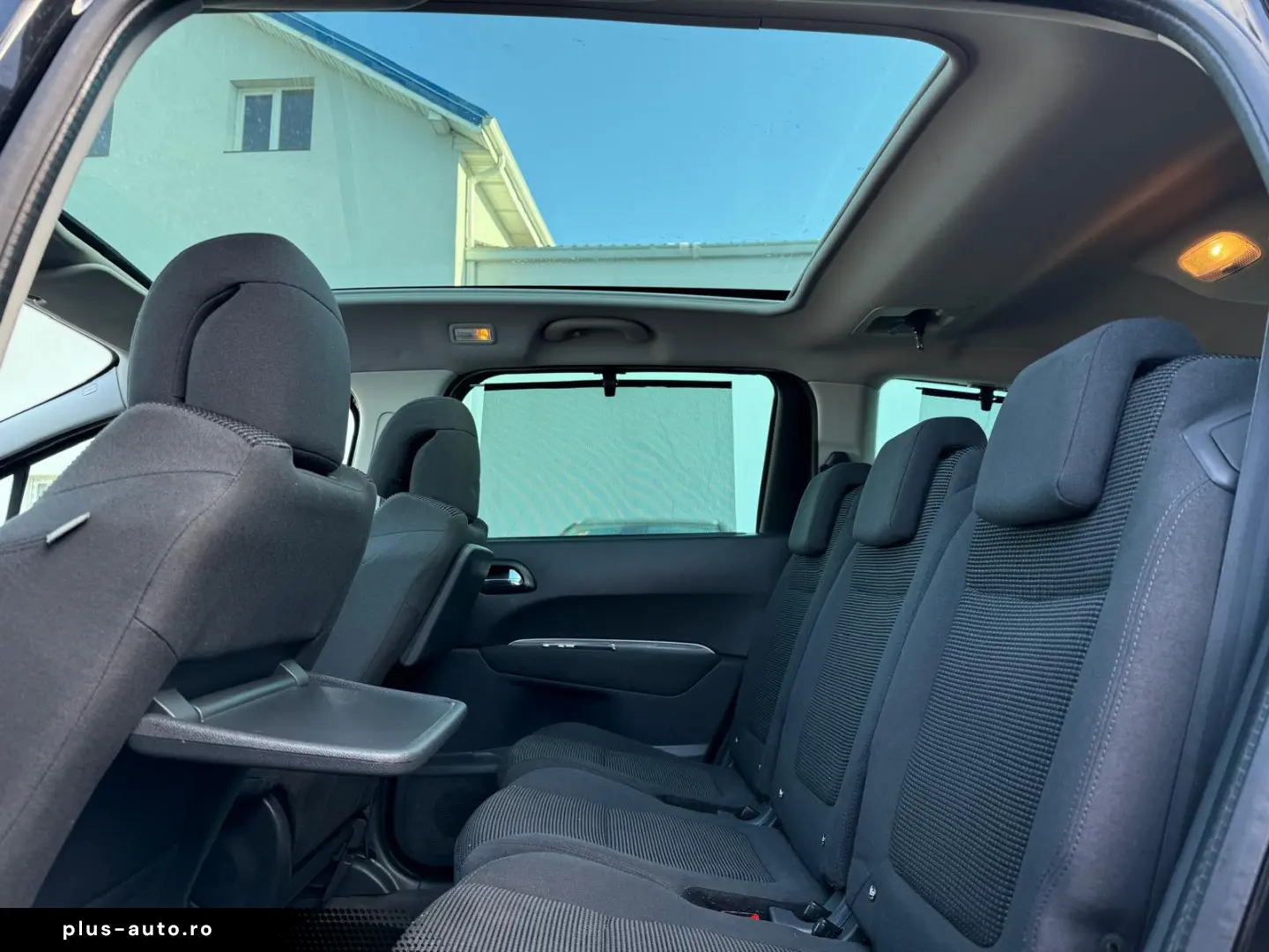 PEUGEOT 5008     7 LOCURI