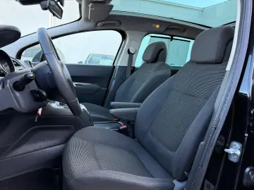 PEUGEOT 5008     7 LOCURI