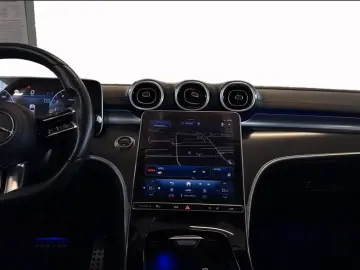 MERCEDES-BENZ C 180 AMG Line MBUX Premium Mild Hybrid 140 kW