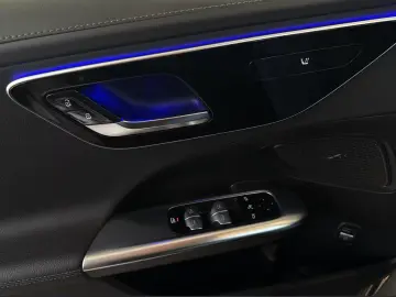 MERCEDES-BENZ C 180 AMG Line MBUX Premium Mild Hybrid 140 kW