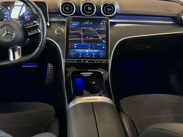 MERCEDES-BENZ C 180 AMG Line MBUX Premium Mild Hybrid 140 kW