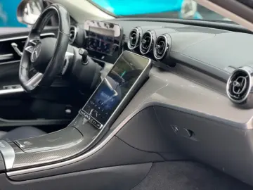 MERCEDES-BENZ C180 AMG-LINE NIGHTPAKET CARPLAY 1.HAND