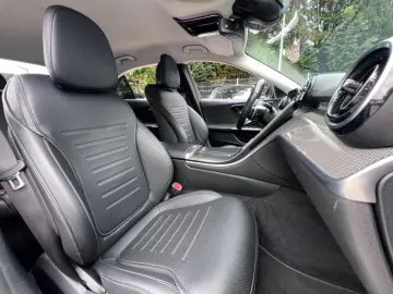 MERCEDES-BENZ C180 AMG-LINE NIGHTPAKET CARPLAY 1.HAND