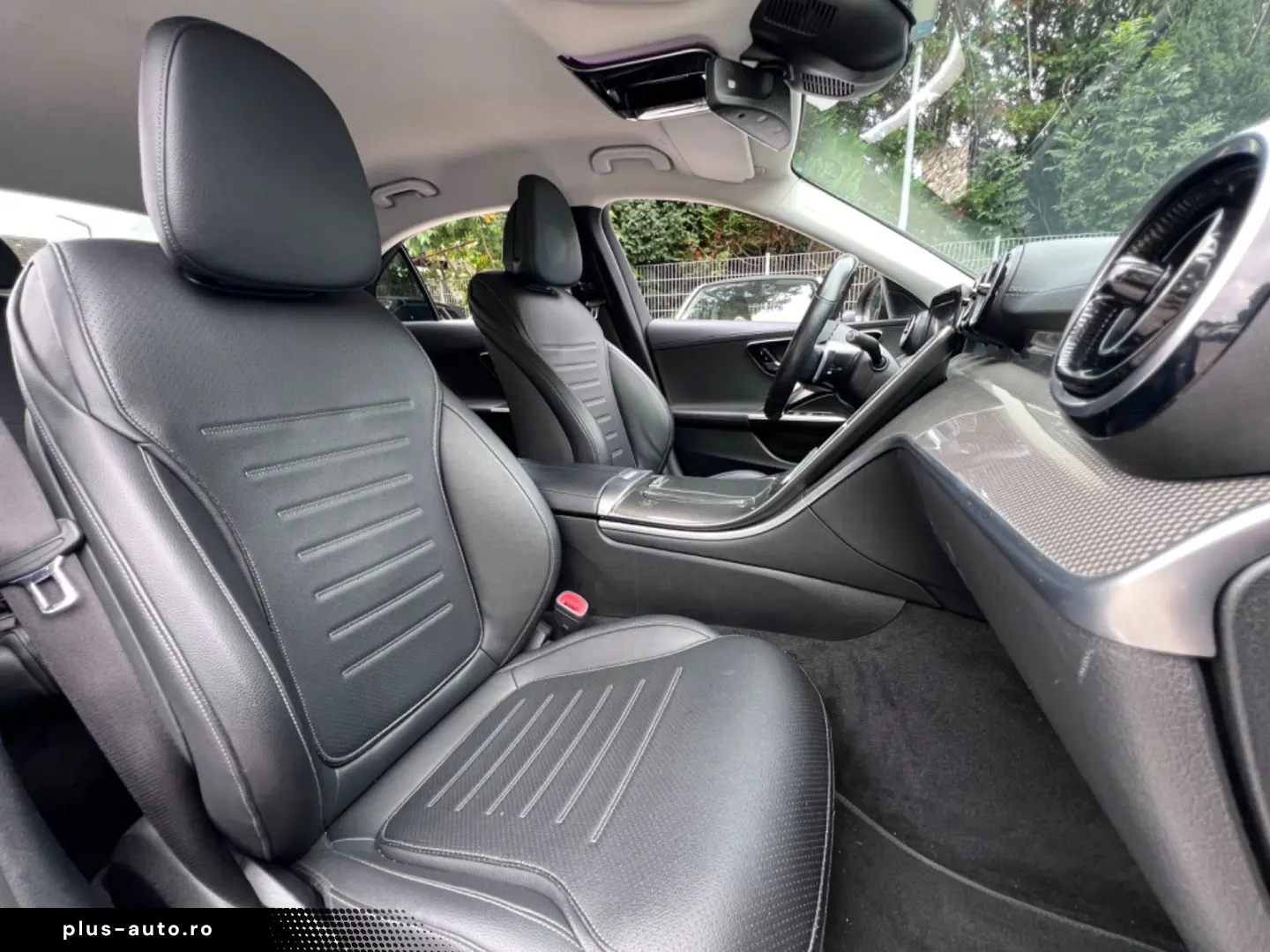 MERCEDES-BENZ C180 AMG-LINE NIGHTPAKET CARPLAY 1.HAND