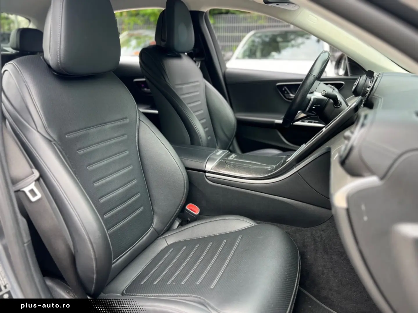 MERCEDES-BENZ C180 AMG-LINE NIGHTPAKET CARPLAY 1.HAND