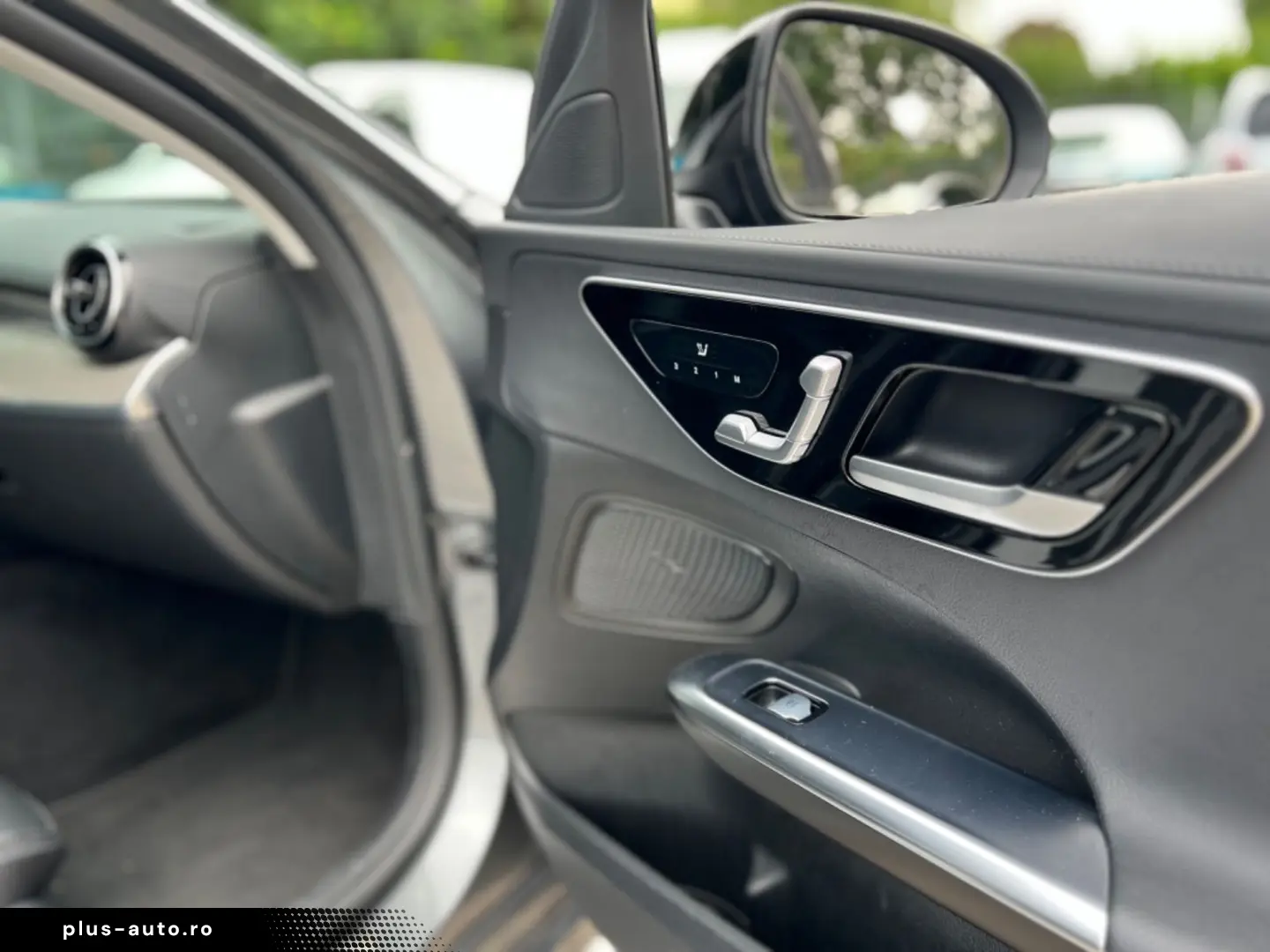 MERCEDES-BENZ C180 AMG-LINE NIGHTPAKET CARPLAY 1.HAND