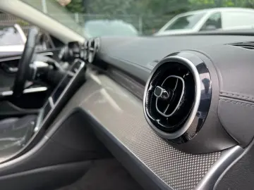 MERCEDES-BENZ C180 AMG-LINE NIGHTPAKET CARPLAY 1.HAND