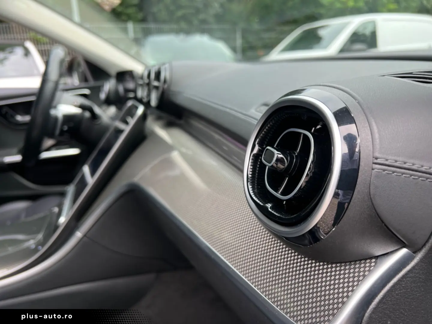 MERCEDES-BENZ C180 AMG-LINE NIGHTPAKET CARPLAY 1.HAND