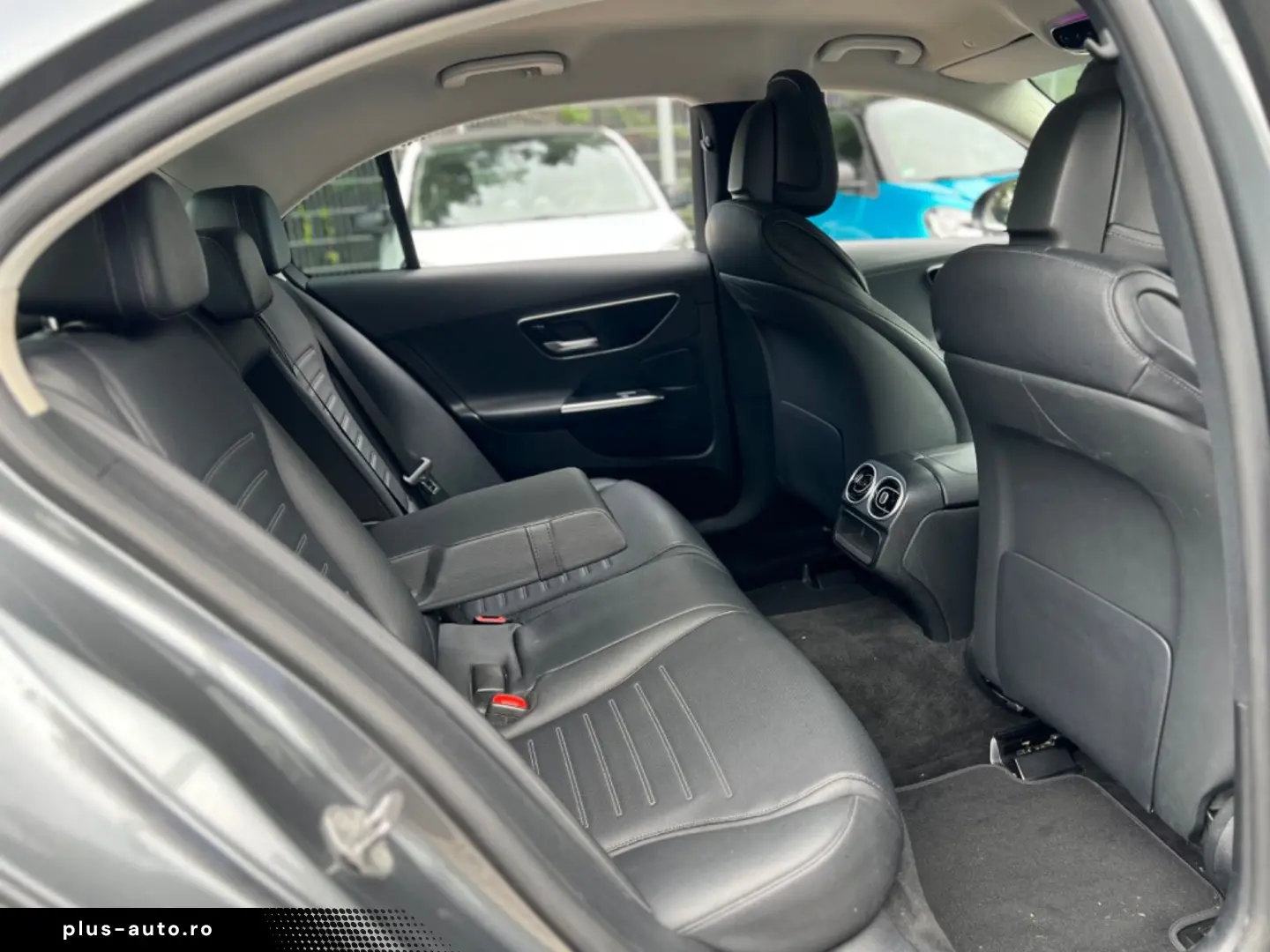 MERCEDES-BENZ C180 AMG-LINE NIGHTPAKET CARPLAY 1.HAND