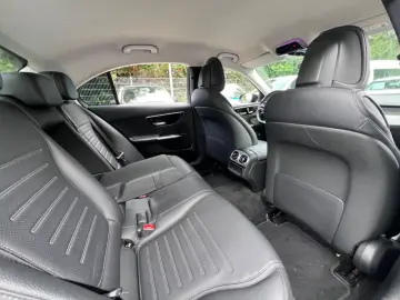 MERCEDES-BENZ C180 AMG-LINE NIGHTPAKET CARPLAY 1.HAND