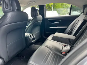 MERCEDES-BENZ C180 AMG-LINE NIGHTPAKET CARPLAY 1.HAND