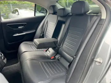 MERCEDES-BENZ C180 AMG-LINE NIGHTPAKET CARPLAY 1.HAND