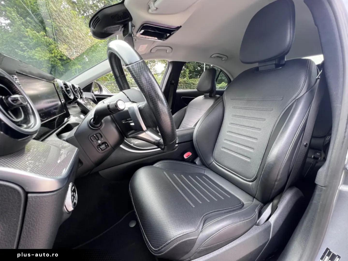 MERCEDES-BENZ C180 AMG-LINE NIGHTPAKET CARPLAY 1.HAND