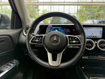 MERCEDES-BENZ GLB 200 d Progressive