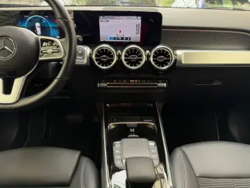 MERCEDES-BENZ GLB 200 d Progressive