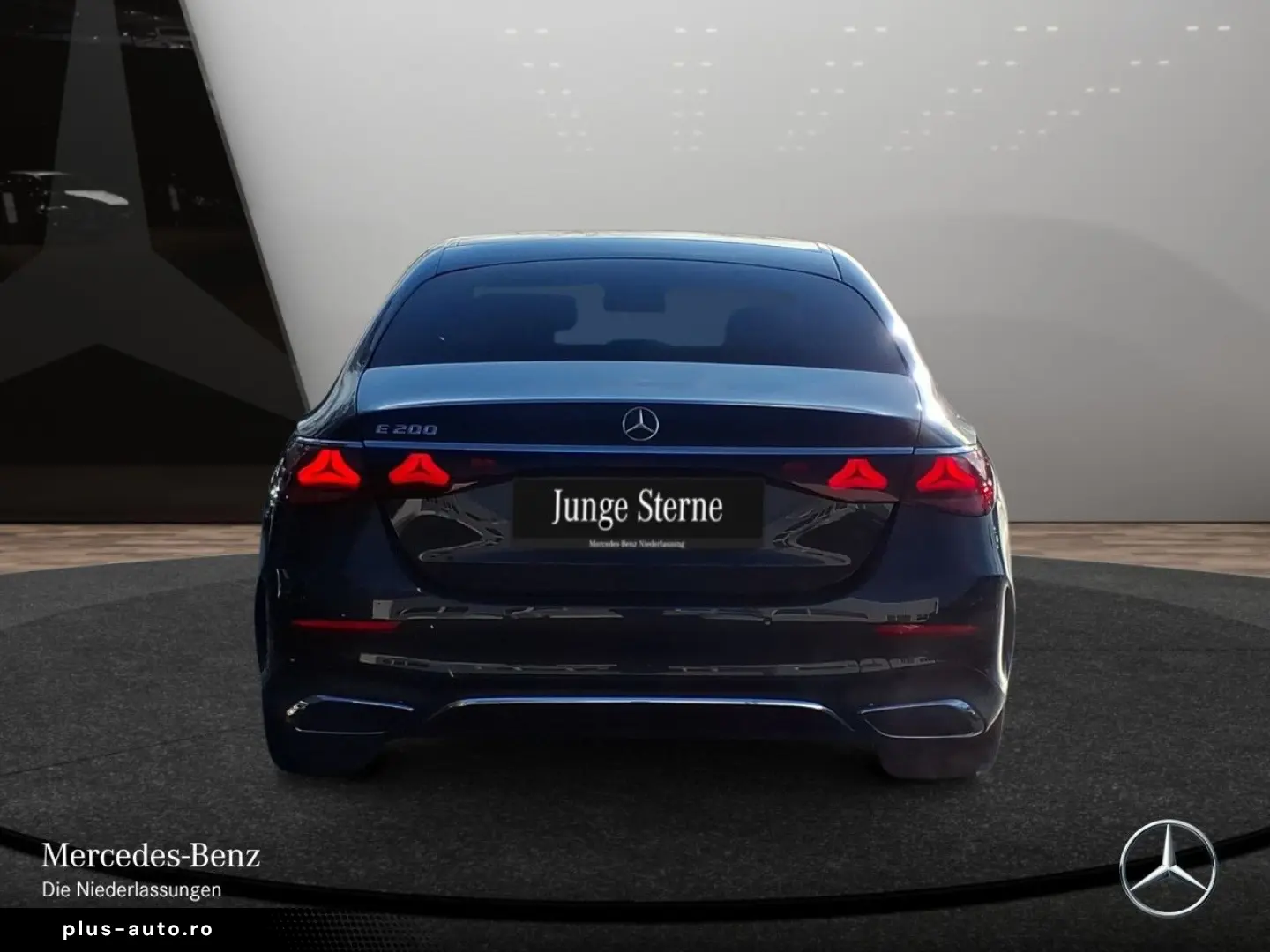 MERCEDES-BENZ E 200 AMG Adv.  PANO DIGI MEMO 360  DISTRONIC