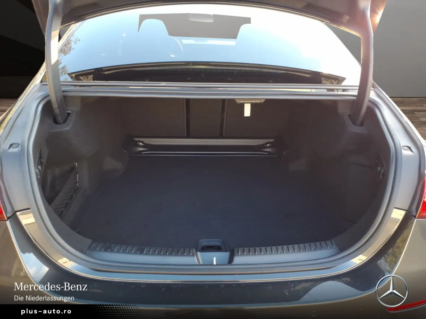 MERCEDES-BENZ E 200 AMG Adv.  PANO DIGI MEMO 360  DISTRONIC