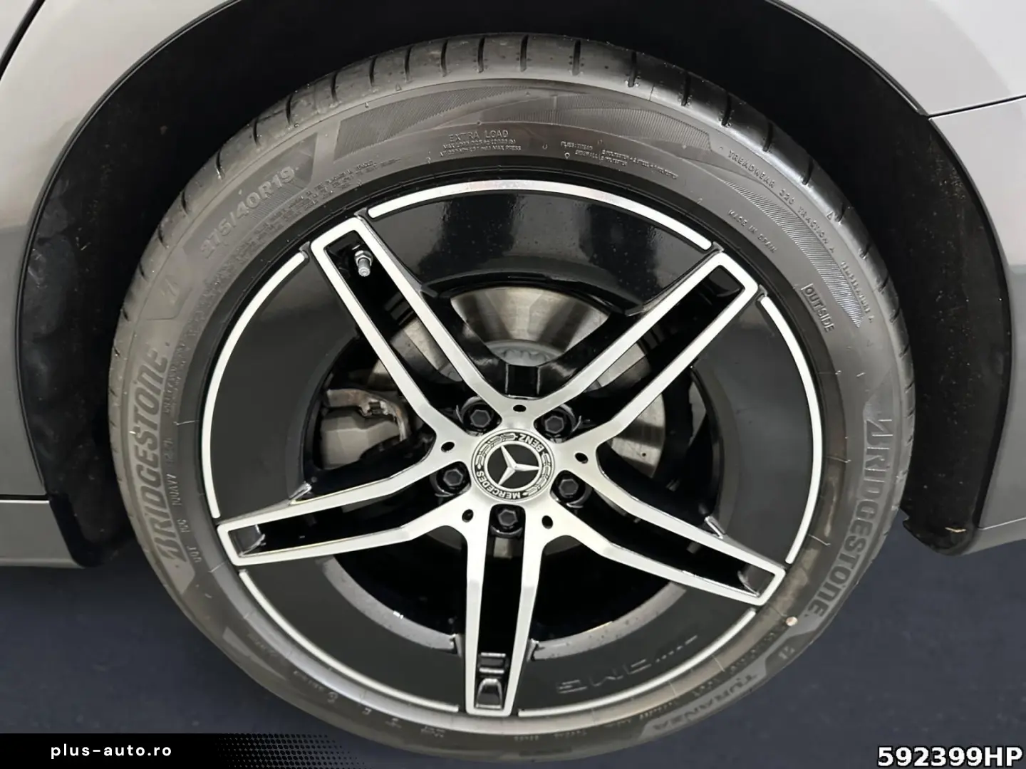 MERCEDES-BENZ E 220 d AMG Night DISTRONIC Ambiente KEYLESS