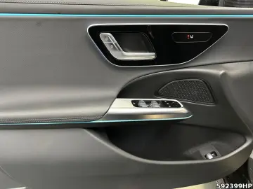 MERCEDES-BENZ E 220 d AMG Night DISTRONIC Ambiente KEYLESS